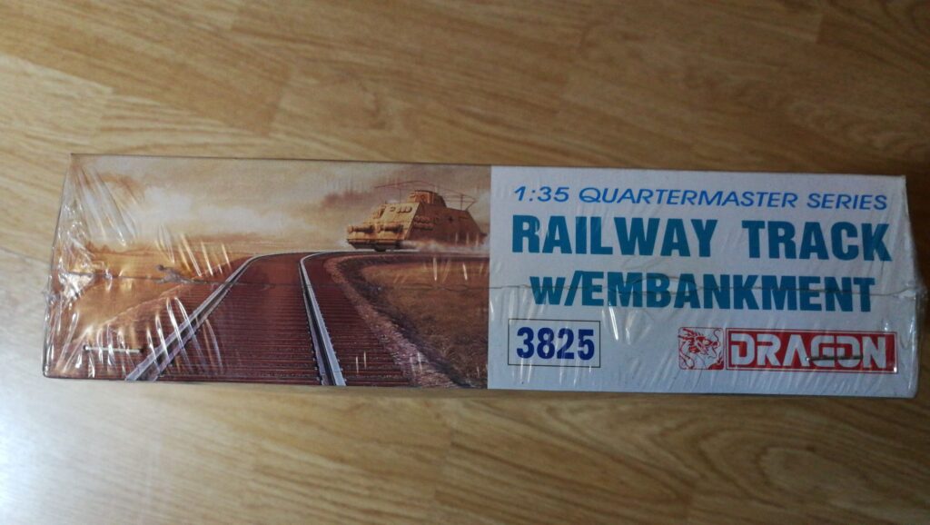 Maquette 1/35 DRAGON Ref 3825 Railway Track w/Embankment