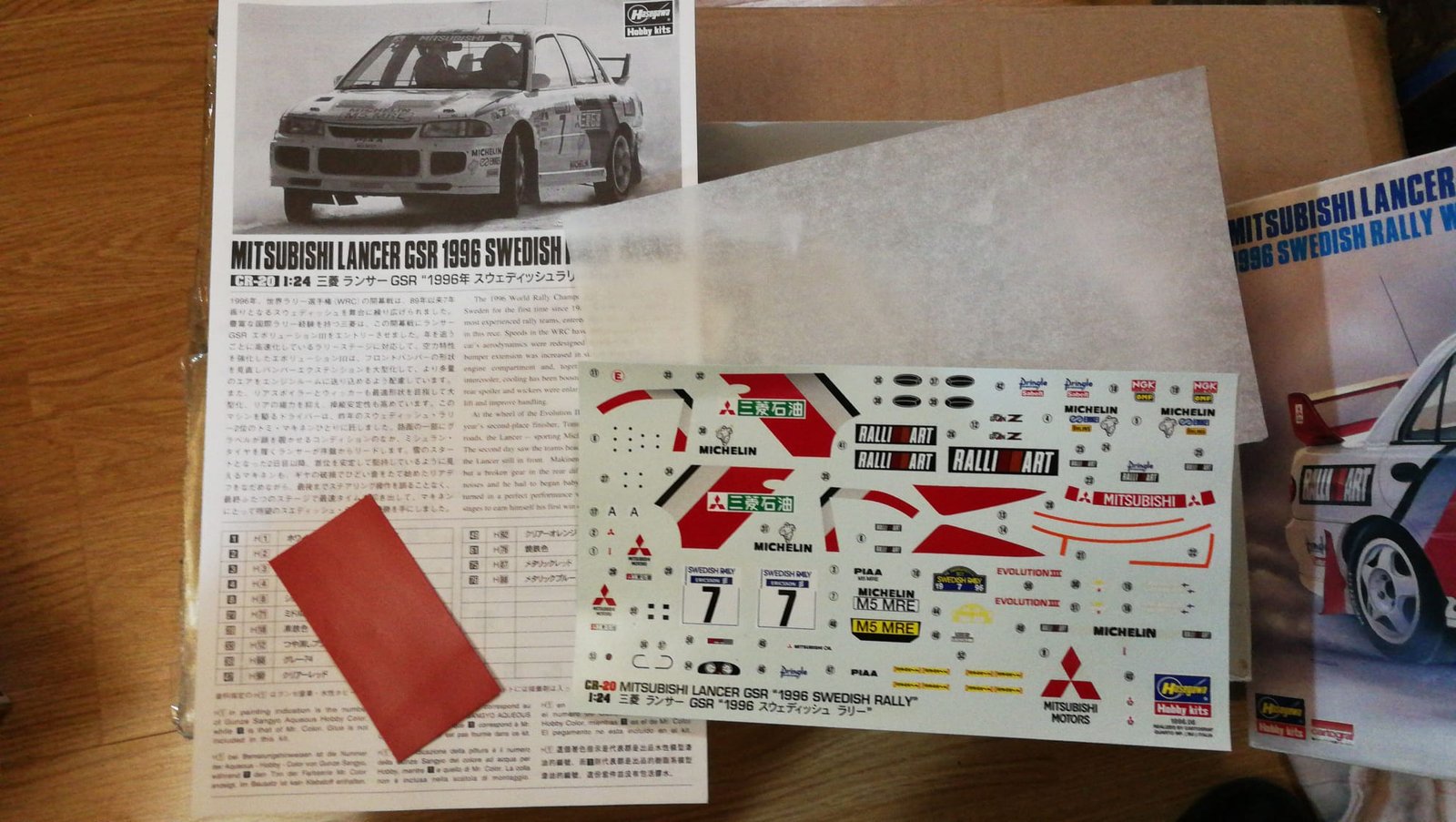 Maqueta Hasegawa Mitsubishi Lancer GSR Evolution III 1996 Swedish Rally winner - Imagen 4