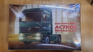 Maqueta Italeri Mercedes-Benz Actros Megaspace