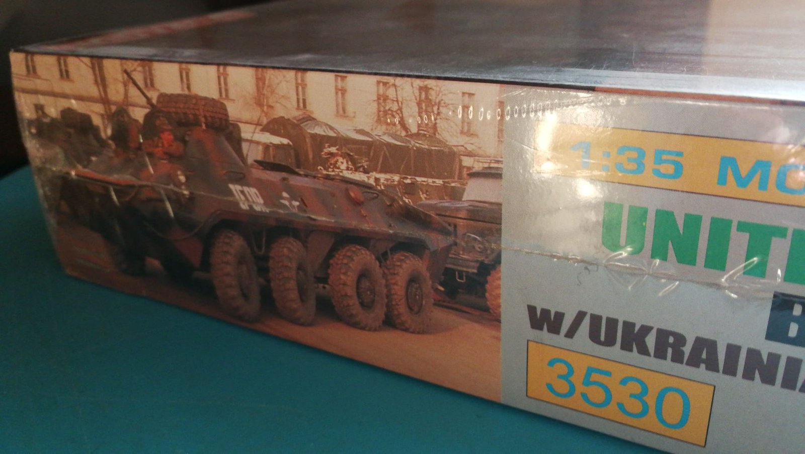 Maqueta Dragon United Nations BTR-70 w/Ukrainian Peacekeepers - Imagen 2