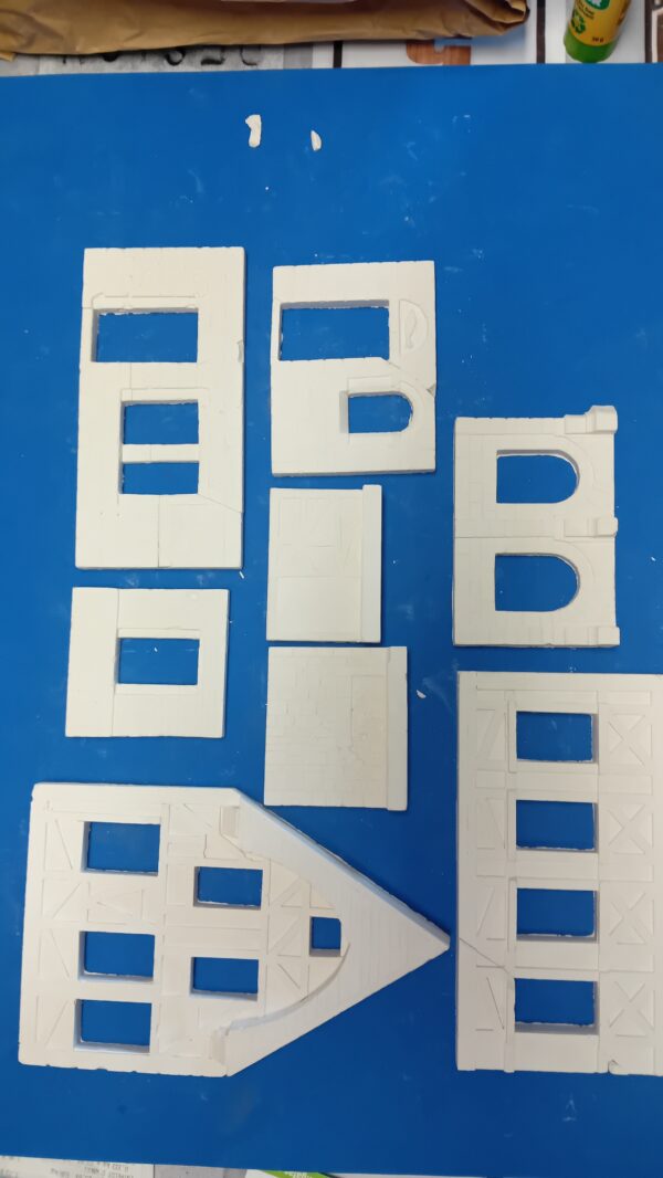 Maqueta Blockhaus 54013 Old Inn (YESO) - Imagen 2